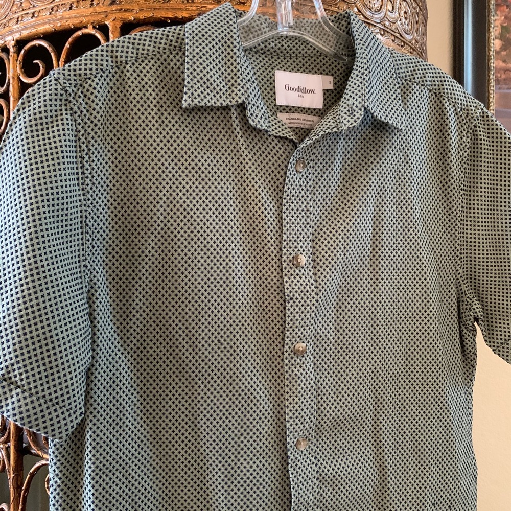 Goodfellow Men’s Button Down Shirt - Picture 2 of 3